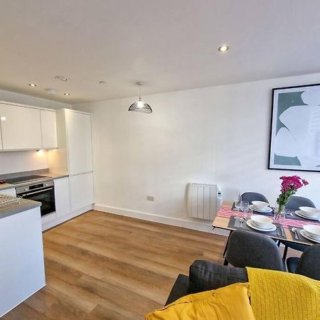 Free Parking: Old Trafford Apartment Manchester Eksteriør bilde
