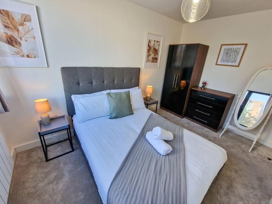 Free Parking: Old Trafford Apartment Manchester Eksteriør bilde
